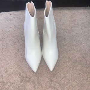 Steve Madden size ten cream and beige heeled boot stilettos